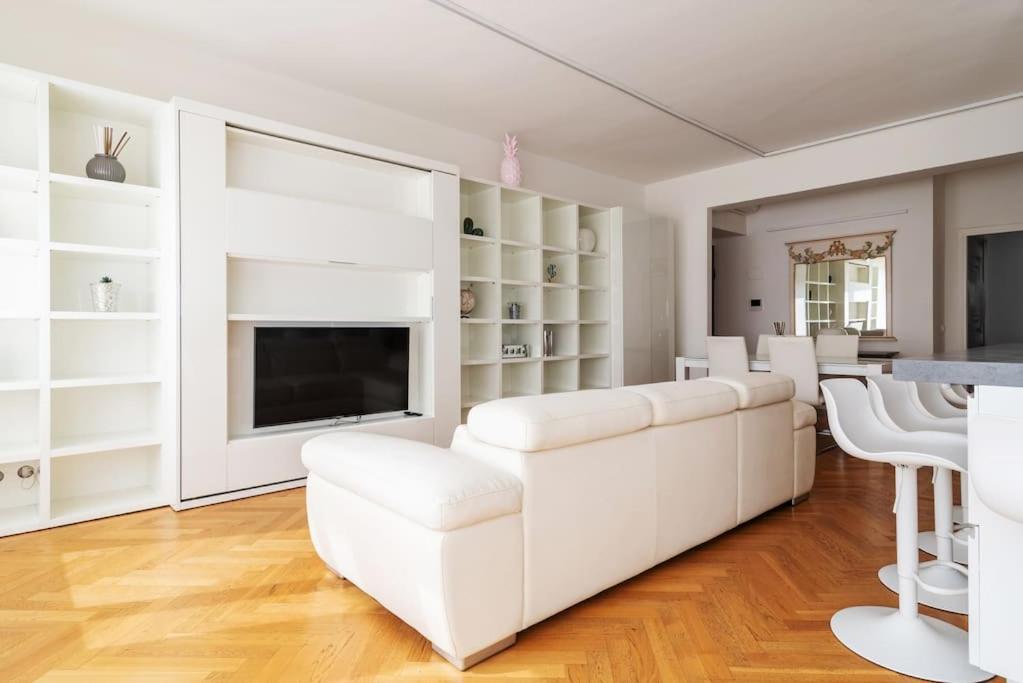 Bilocale Vista Sul Duomo Di Milano Appartement Buitenkant foto