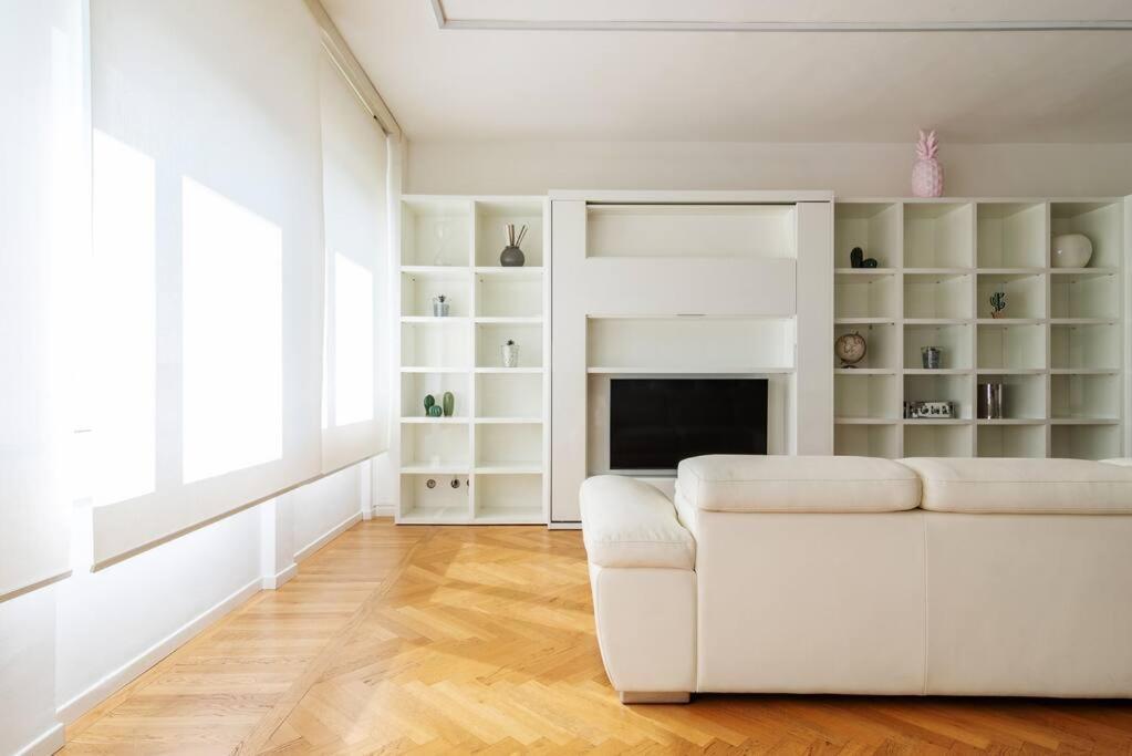 Bilocale Vista Sul Duomo Di Milano Appartement Buitenkant foto